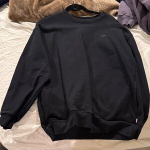Aritzia TNA Black crewneck